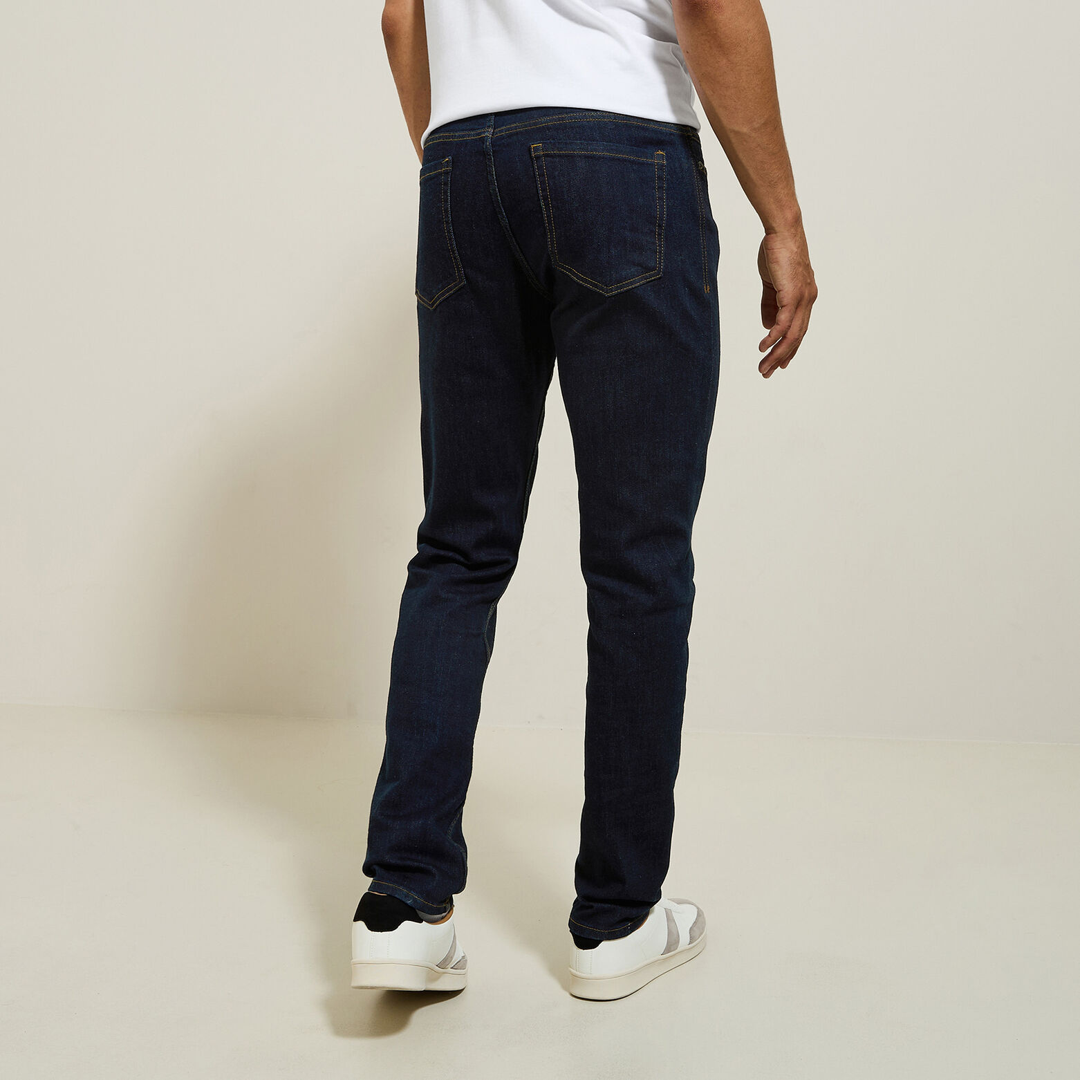 Slim fit jeans in ruw denim