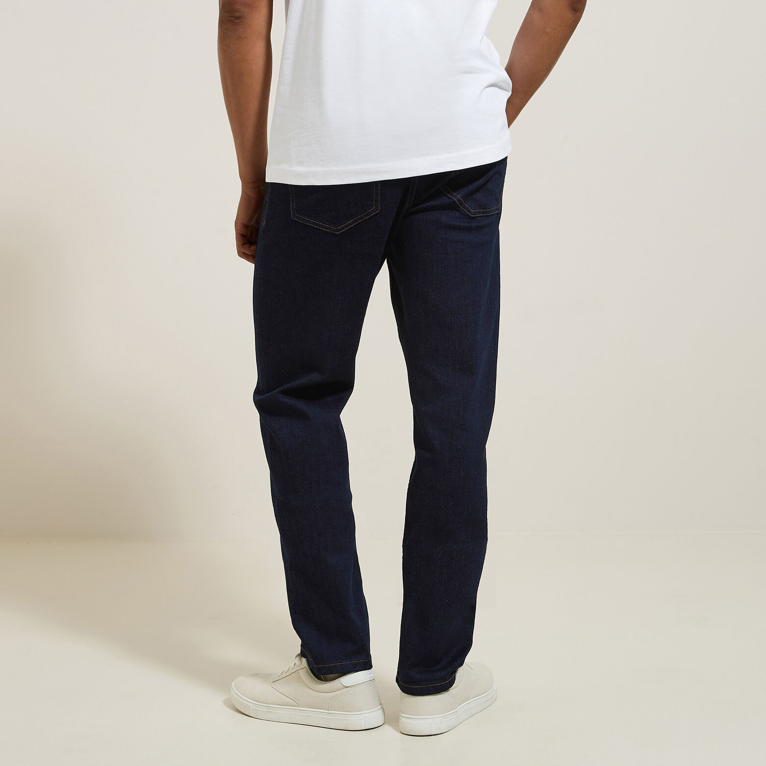 Straight jeans in ruw denim