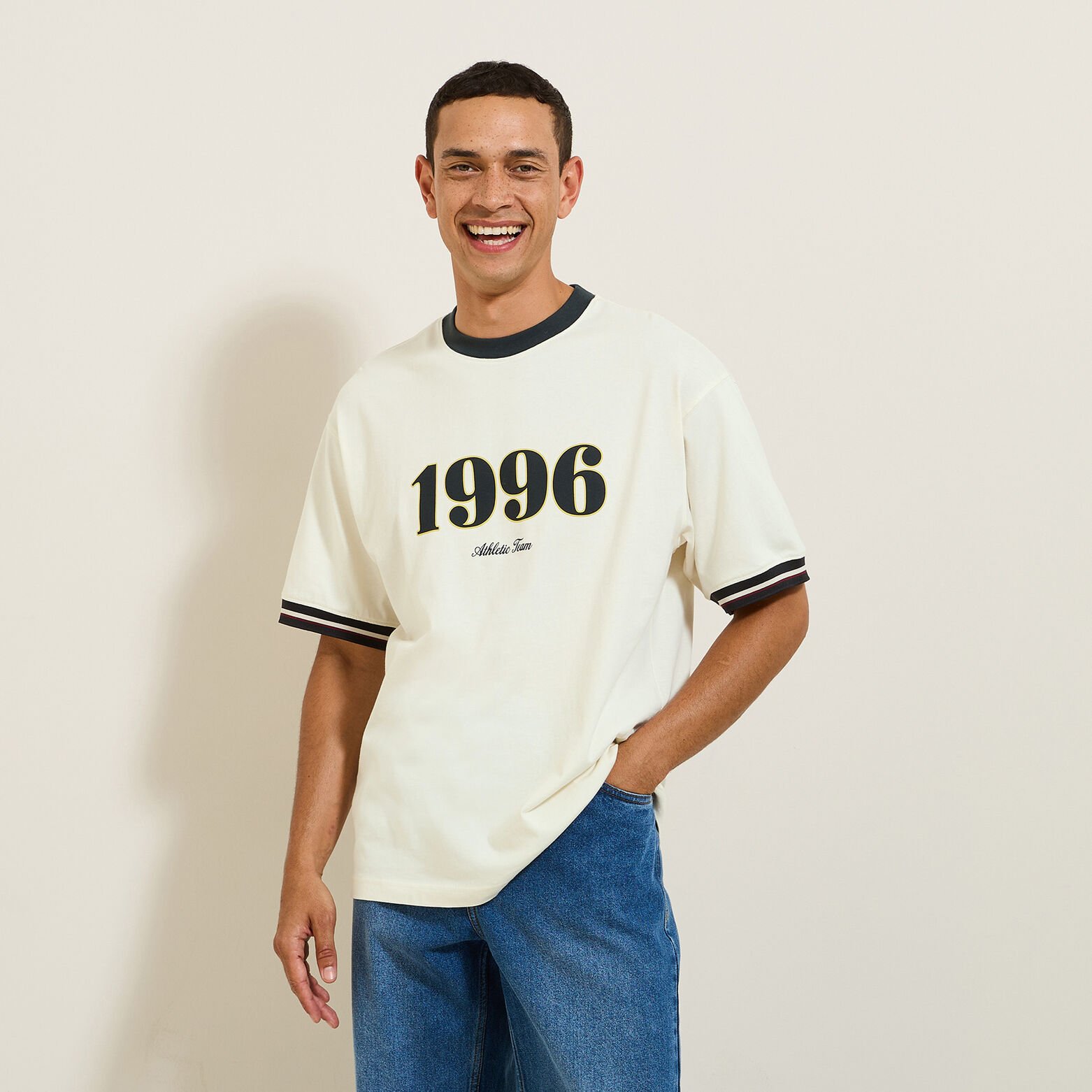 Iconisch T-shirt 1996 met contrasterende ronde hal