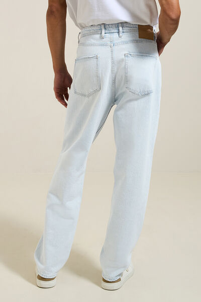 Loose jeans met gedraaide naden