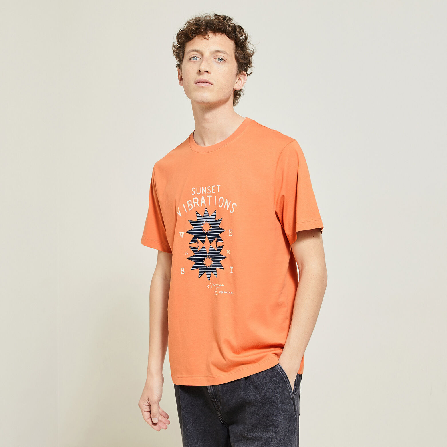 T-shirt aangebrachte print vooraan