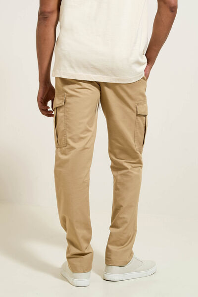 Pantalon cargo contenant du lin