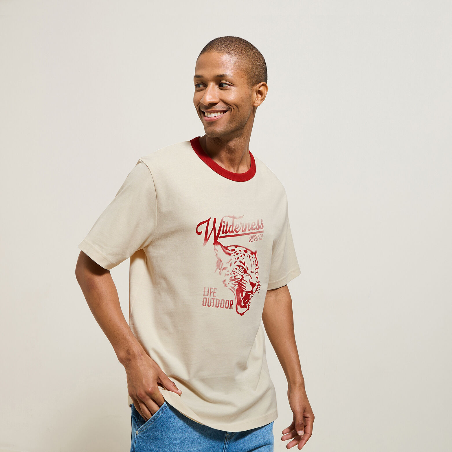 T-shirt met ronde hals, print en contrasterende ve