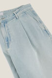 Loose jeans met plooien